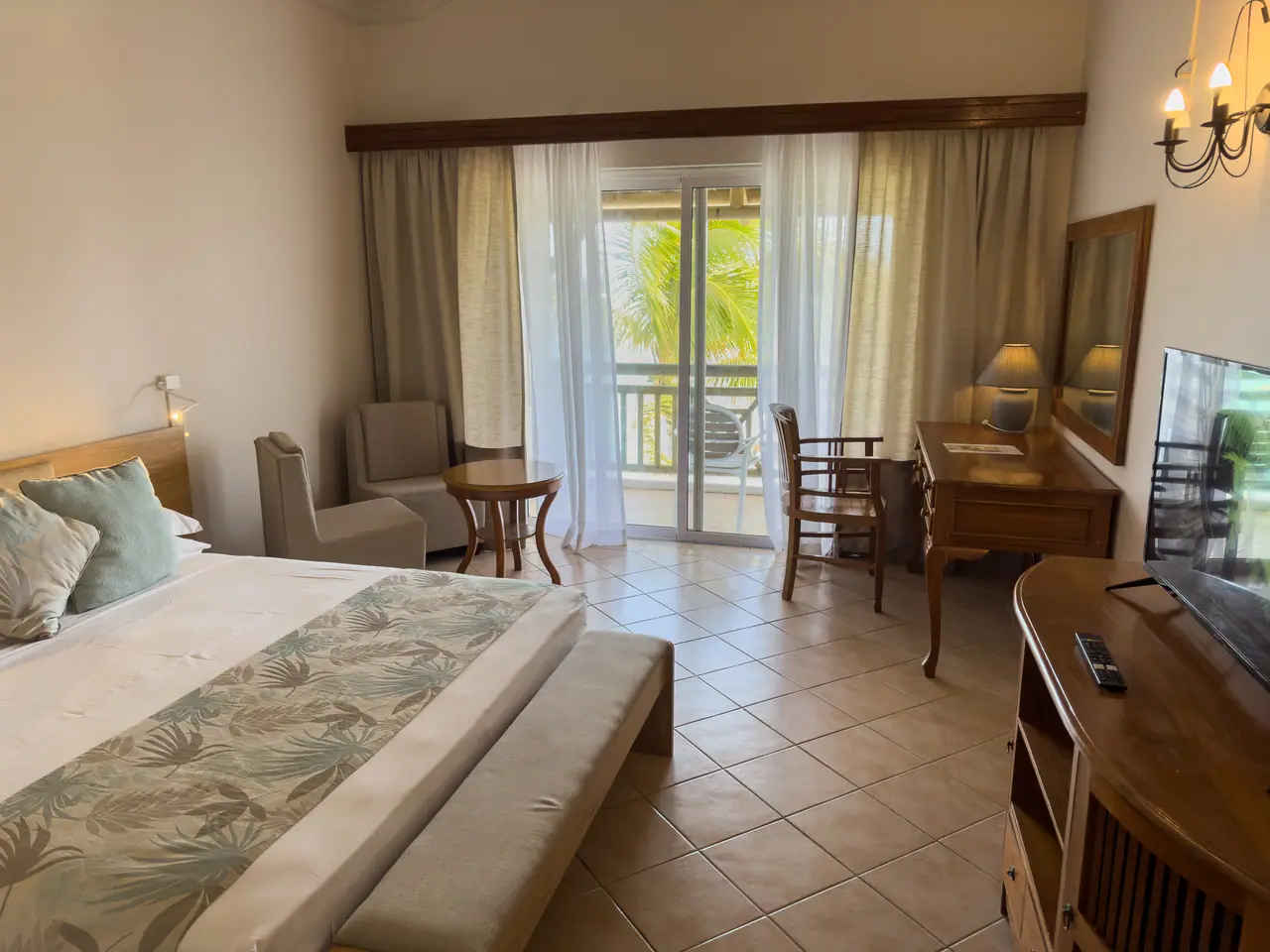 Le Peninsula Bay Beach Resort & Spa photo 2