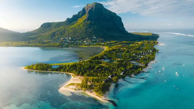 Paradis Beachcomber Golf Resort & Spa
