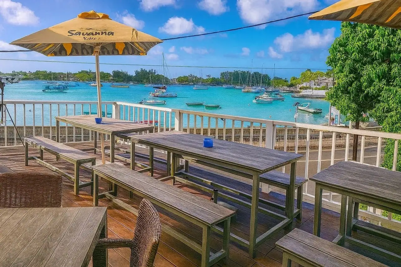 Top Deck Bar & Grill