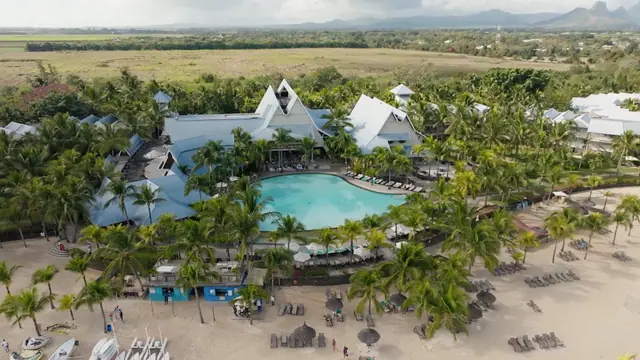Victoria Beachcomber Resort & Spa