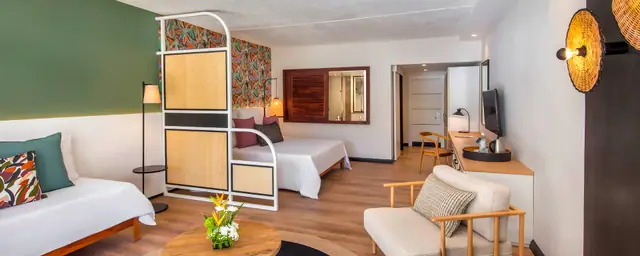 Victoria Beachcomber Resort & Spa photo 2